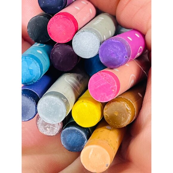 Cra-Z-Art Barbie Polka Dot Crayons 16-Count Mattel Wax Crayons For Kids Art & Cr - Picture 6 of 8